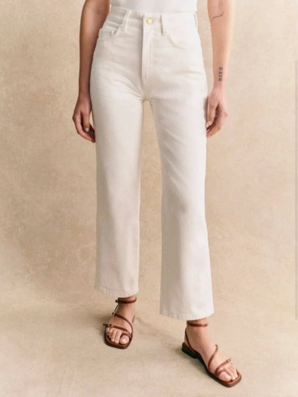 Sezane EUC | L'iconique Droit Jean in Ecru
